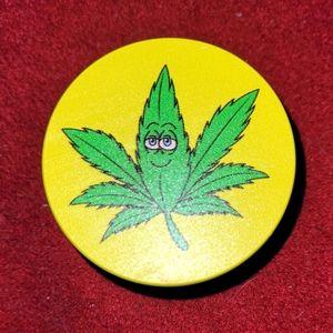 METAL HERBAL GRINDER.  4-in-1.